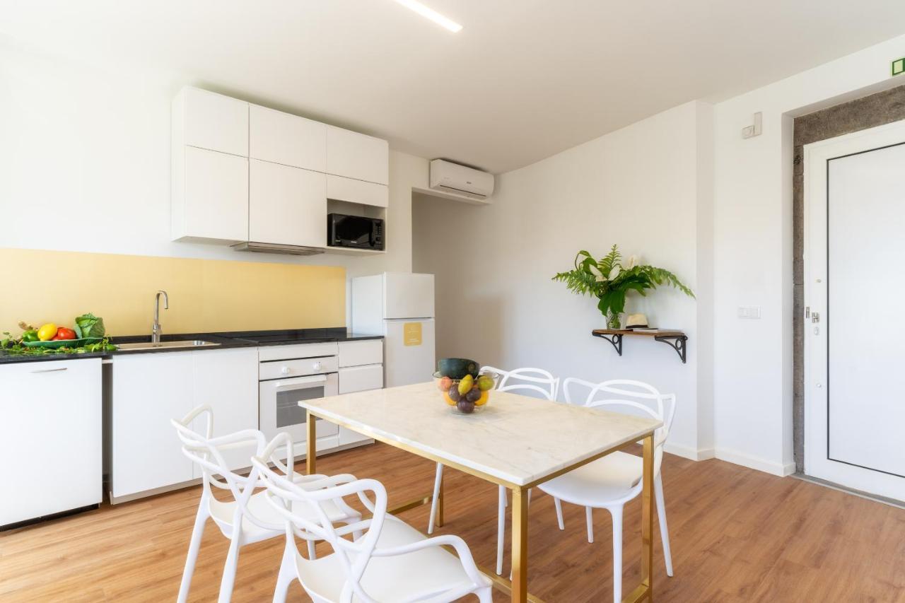 Casa Amarela Apartments - By Casas Na Ilha 卡马拉-德洛布什 外观 照片