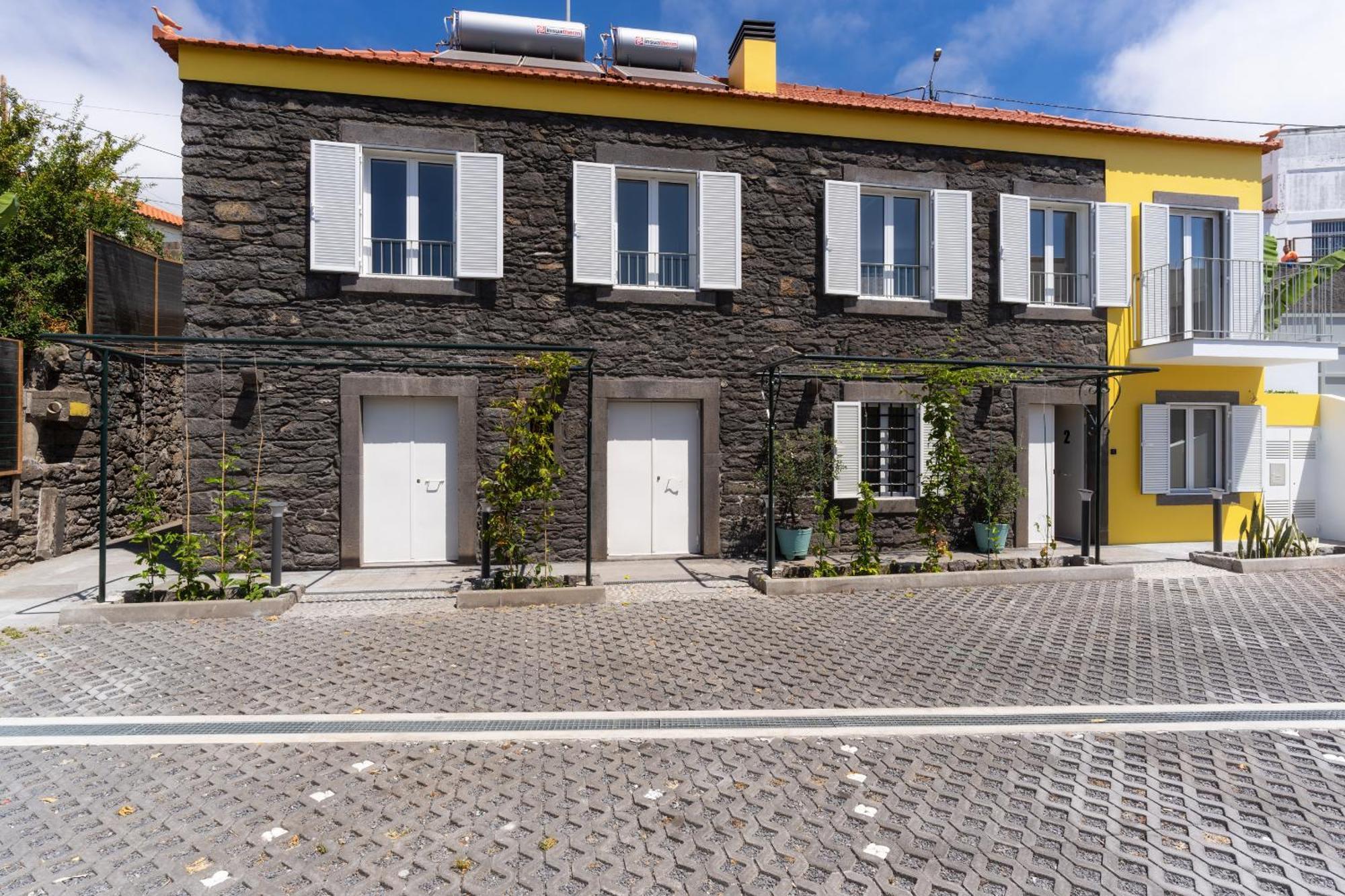 Casa Amarela Apartments - By Casas Na Ilha 卡马拉-德洛布什 外观 照片